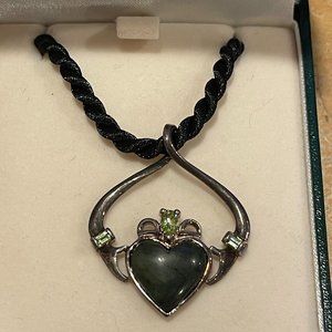 Vintage NOS Irish "Claddagh" Pendant Necklace